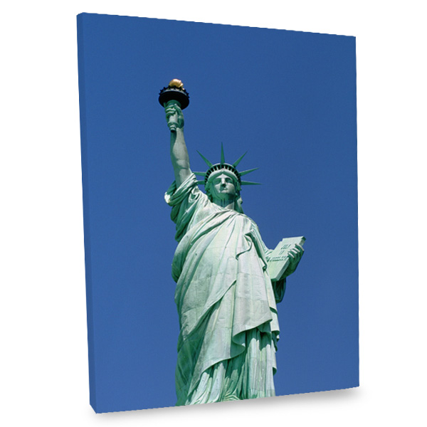 Add the iconic beauty of the Statue of Liberty to your decor with our quality photo canvas.