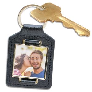 Create a beautiful and functional gift with a Winkflash key chain
