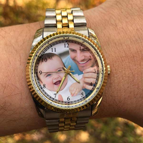 Add your own picture to a watch and enjoy it with you all day