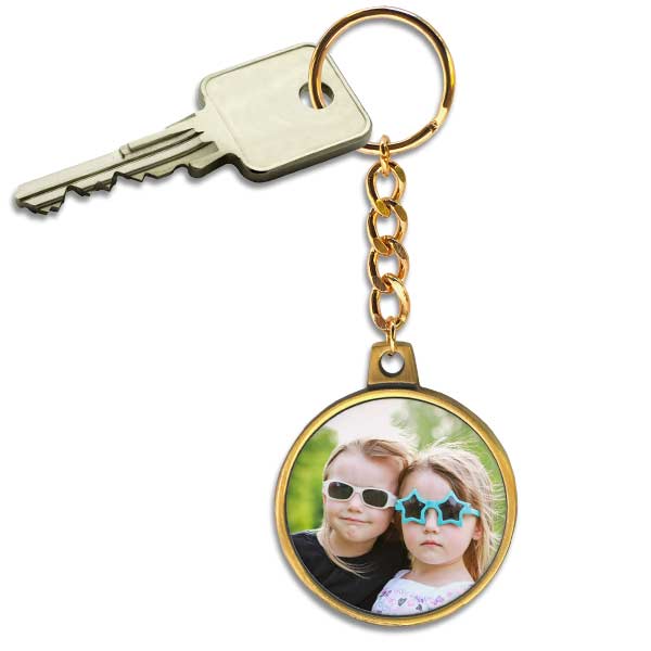 Add your photo to a beautiful antique gold keychain with chain link