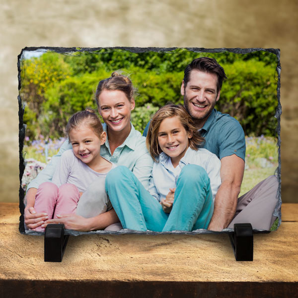 Display your photos in a unique way with photo slates, print your pictures on stone