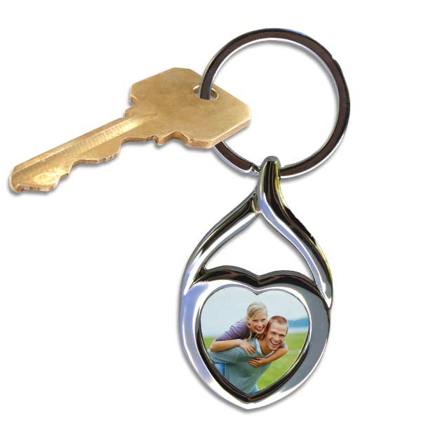 Create a beautiful twisted swirl heart photo key chain with a picture of a loved one